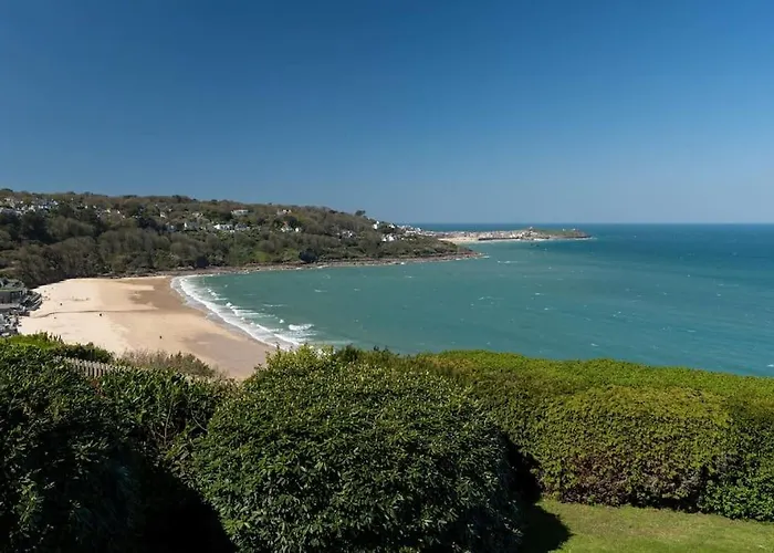 Barepta Cove, Stunning Carbis Bay Apartment